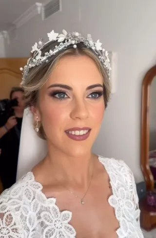 Maquilladora y peluquera