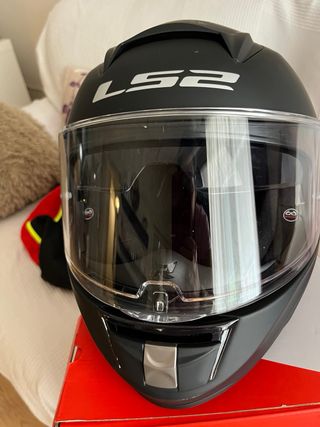 Casco de moto LS2 negro