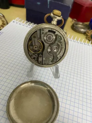 Reloj de bolsillo antiguo META