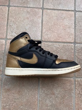 Jordan 1 Retro High OG Black Metallic Gold 38.5