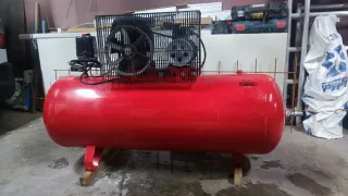 Compresor de aire Pintucsa 200L 11 bares