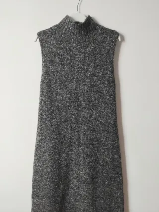 Abito lungo smanicato in maglia grigio Zara