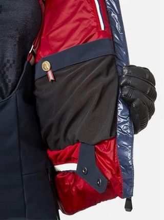 850€-->350€ Plumífero chica Helly Hansen nuevo!