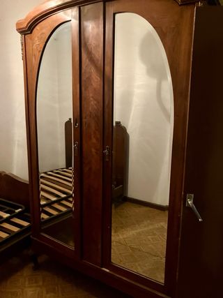 Armario antiguo 2 cuerpos con espejo