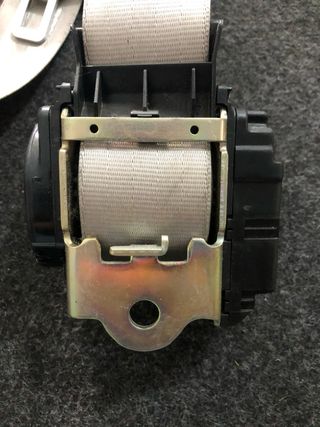 Cinto trás direito VW Golf IV de 1998 a 2004