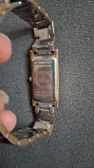 Reloj Lotus Quartz Dorado Rectangular