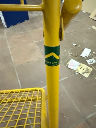 Sillas Metálicas Federico Giner S.A. Amarillas