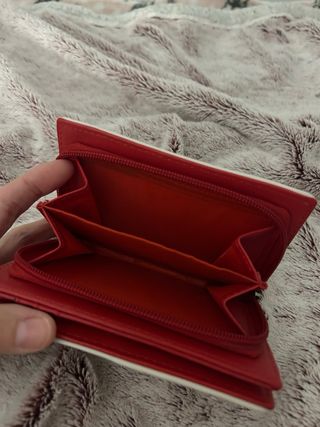 Cartera con lentejuelas y dibujo