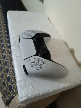 Mando PS5 Blanco Sony. ( Como nuevo ) ( Poco uso )