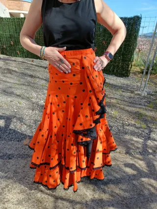 Falda flamenca lunares naranja y negro