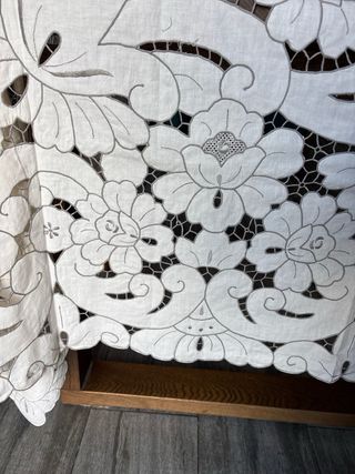 Toalha de mesa bordada 12 lugares