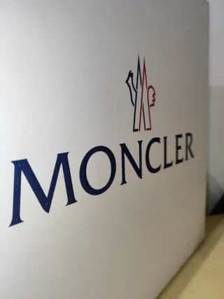 Caja Moncler vacía (grande)