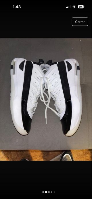 Zapatillas Jordan Blancas y Negras