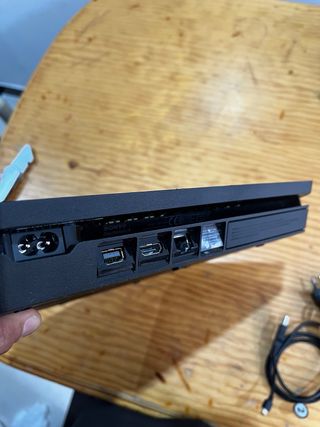 PS4 (PlayStation 4) Negra + 2 Juegos + Mando