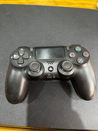 PS4 (PlayStation 4) Negra + 2 Juegos + Mando