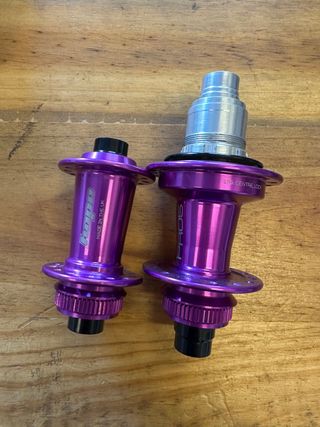 Par Cubos Hope Pro 4 Morado 28f 12x100/142