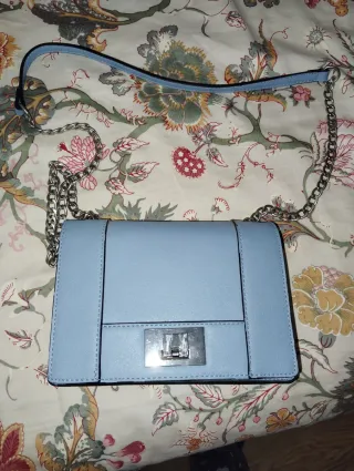 Bolso pequeño Stradivarius celeste con poco uso