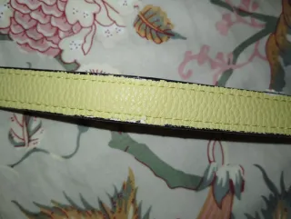 Bolso pequeño Stradivarius amarillo pastel