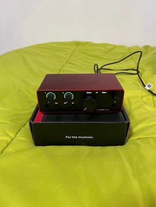 Focusrite Scarlett Solo y Teclado MIDI