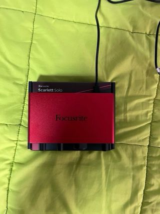 Focusrite Scarlett Solo y Teclado MIDI