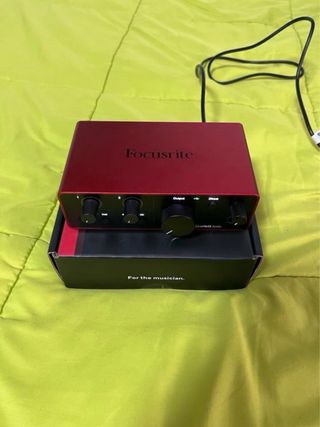 Focusrite Scarlett Solo y Teclado MIDI
