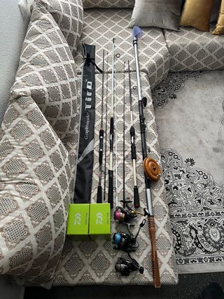 Pack 4 cañas spinning + 1 boloñesa y 5 carretes