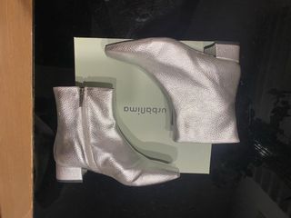 Botines plateados Urbanima