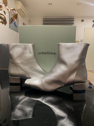Botines plateados Urbanima