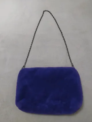 Bolso Morado Stradivarius suave cadena brillo