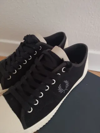 Zapatillas Fred Perry Negras y Blancas