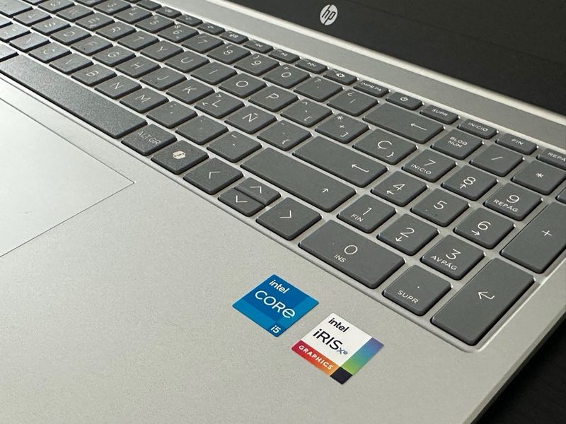 PORTATIL HP 15.6” i5 1335U 16GB RAM 512GB SSD