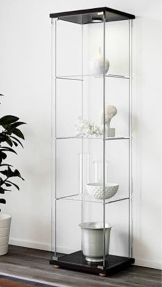 Vitrina detolf ikea cristal y negro