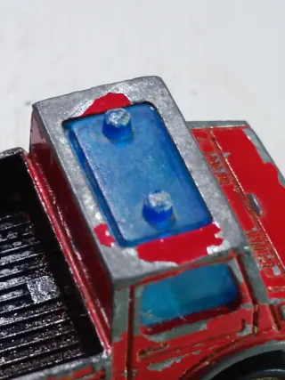 CAMION MERCEDES BENZ UNIMOG 1/64 MAJORETTE