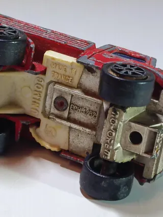 CAMION MERCEDES BENZ UNIMOG 1/64 MAJORETTE