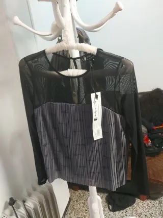 Blusa M/38/10 Malla Negra y Gris