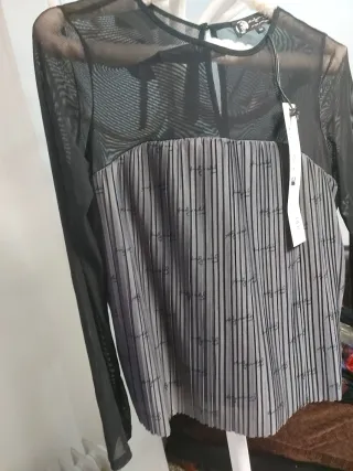 Blusa M/38/10 Malla Negra y Gris