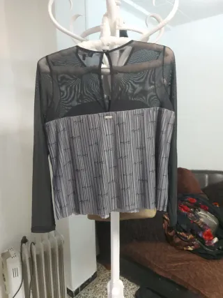 Blusa M/38/10 Malla Negra y Gris
