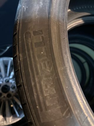 Pirelli P Zero 285/35 R20