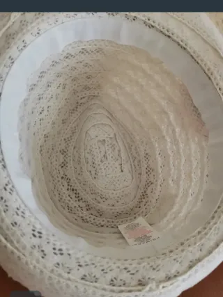 Sombrero blanco para niña