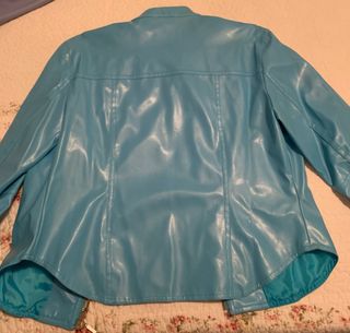 Chaqueta efecto piel cuello mao