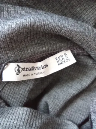 Top Zara gris escotado hombros