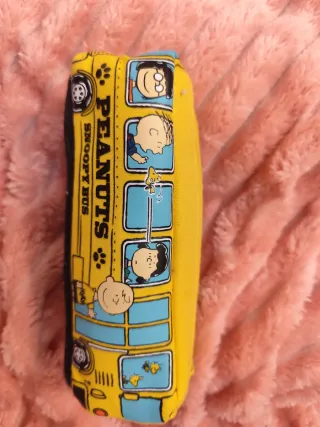 Estuche Peanuts Snoopy Bus Escolar