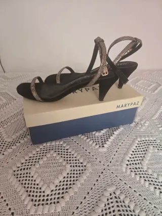 Sandalias Marypaz Negro/Dorado Talla 39