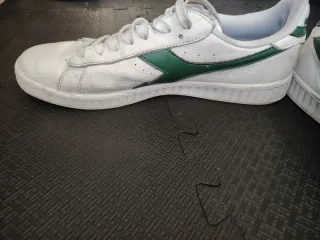 Zapatillas Diadora Blancas y Verdes