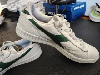 Zapatillas Diadora Blancas y Verdes