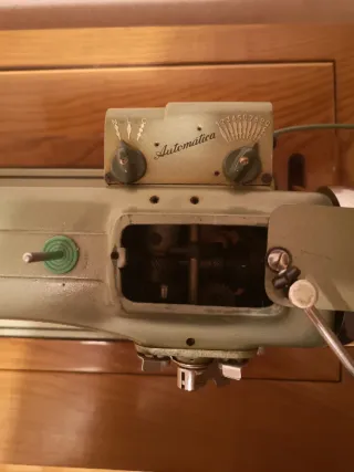 Máquina de Coser Refrey Transforma