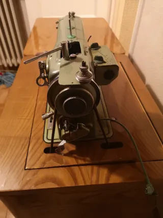 Máquina de Coser Refrey Transforma