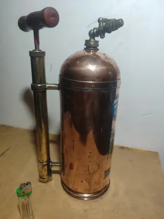 Extintor antiguo cobre Floraly Berthoud