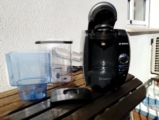 Cafetera Bosch Tassimo con dispensador