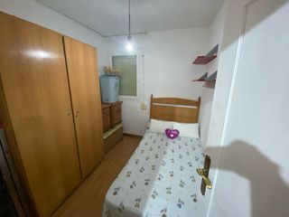 Se alquila habitacion